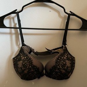 VICTORIAS SECRET BLACK LACE BRA SIZE 34C